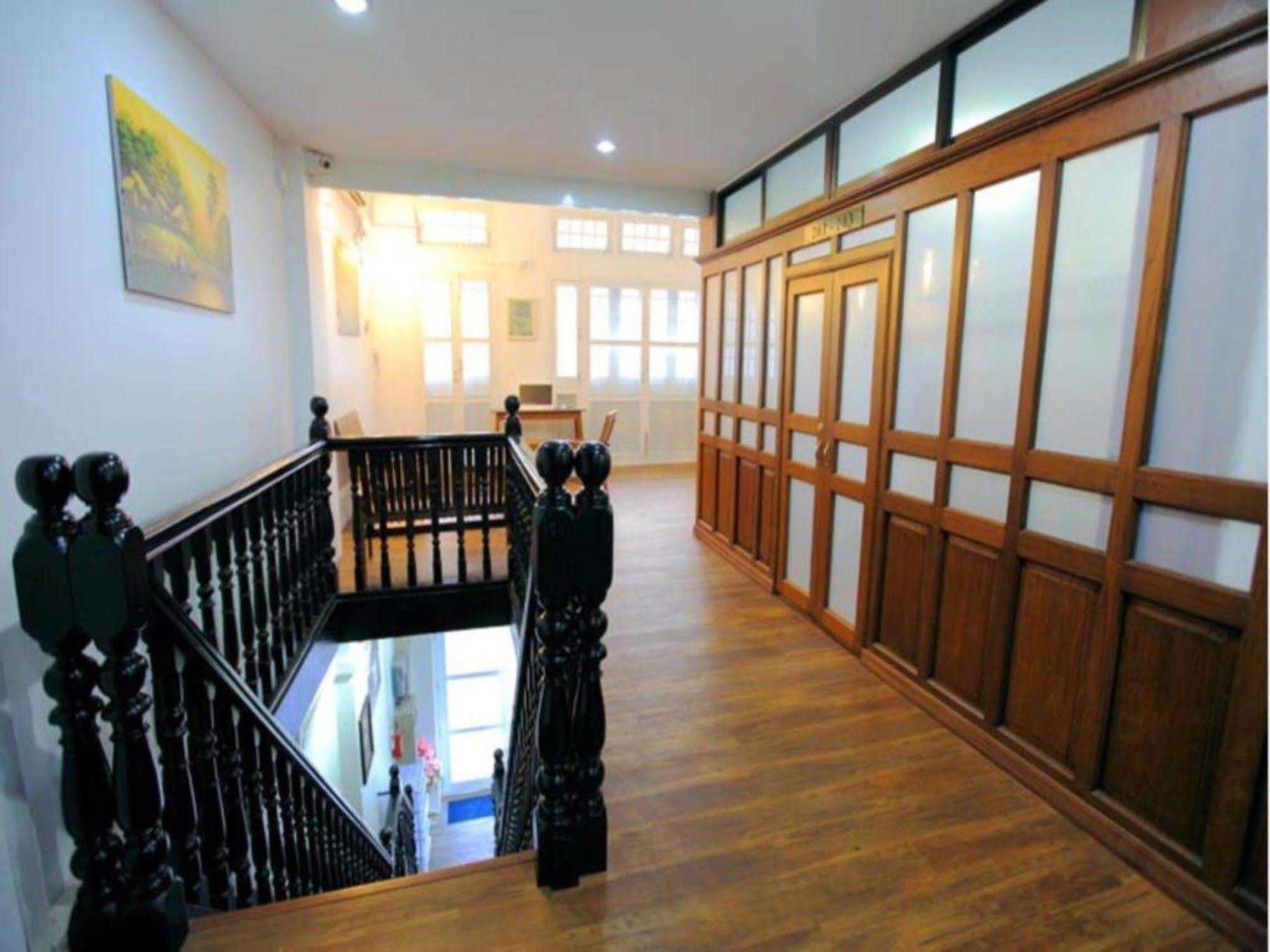 Four Rivers Youth Hostel Yangon Exterior photo